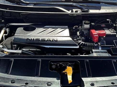 Used 2022 Nissan Rogue SV image 34