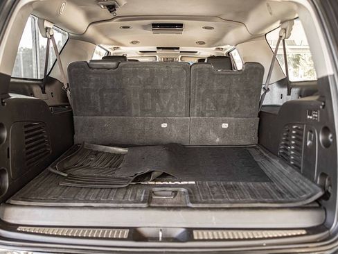 Used 2016 Cadillac Escalade ESV Premium image 18