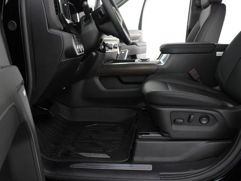 New 2026 GMC Sierra 2500 SLT AWD/4WD image 17