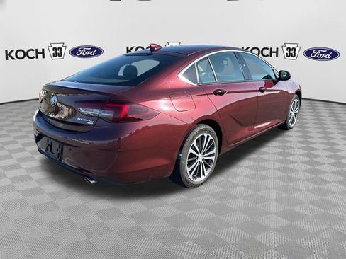 Used 2018 Buick Regal Essence w/ Driver Confidence Package #1 AWD/4WD image 8