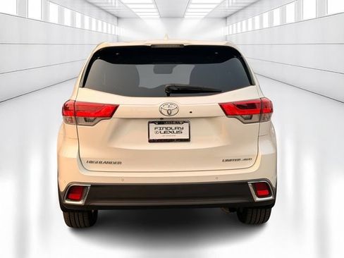 Used 2017 Toyota Highlander Limited Platinum AWD/4WD image 6