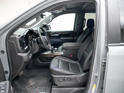 Used 2024 Chevrolet Silverado 1500 LT Trail Boss w/ Convenience Package II image 22