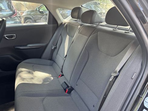 Used 2025 Kia K4 FWD image 38