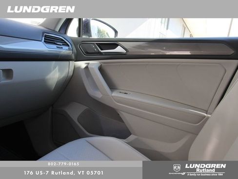Used 2022 Volkswagen Tiguan SE image 28