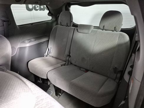 Used 2018 Toyota Sienna LE image 22