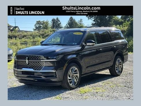 New 2025 Lincoln Navigator Reserve AWD/4WD image 1