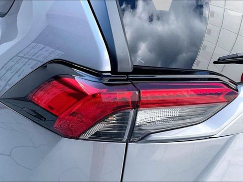 Certified 2021 Toyota RAV4 XLE AWD/4WD image 25
