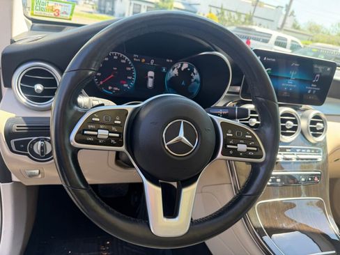 Used 2021 Mercedes-Benz GLC 300 4MATIC image 11