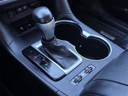 Used 2017 Toyota Highlander Limited Platinum image 16