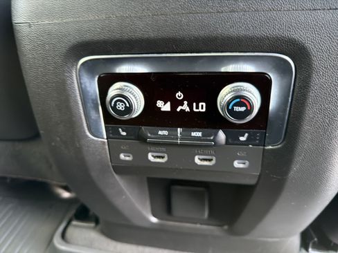 Used 2023 GMC Yukon Denali Ultimate AWD/4WD image 21