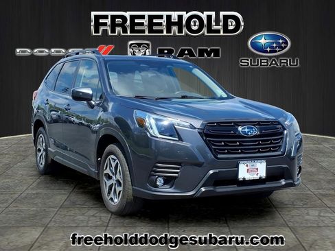 Certified 2024 Subaru Forester Premium AWD/4WD image 1