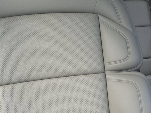 New 2025 Lincoln Navigator Reserve AWD/4WD image 16