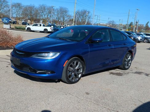 Used 2016 Chrysler 200 S image 4
