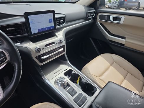 Used 2021 Ford Explorer XLT w/ Equipment Group 202A image 18