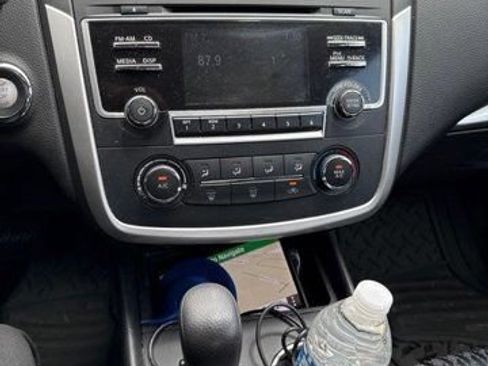 Used 2017 Nissan Altima 2.5 S w/ Power Driver Seat Package FWD image 9