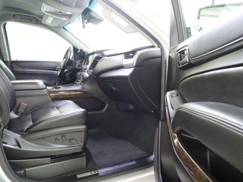 Used 2019 Chevrolet Suburban LT w/ Max Trailering Package image 10