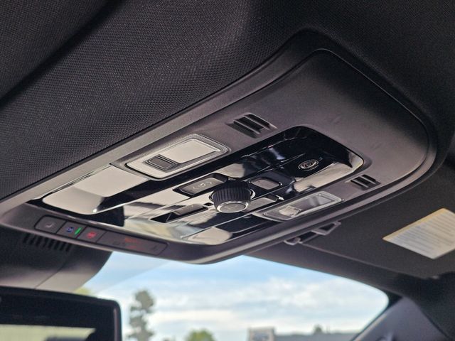 New 2026 GMC Yukon Elevation AWD/4WD image 32