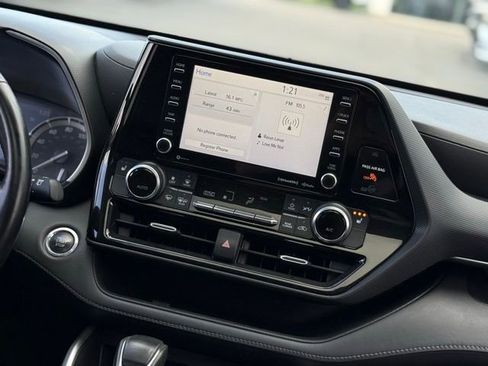Used 2022 Toyota Highlander XSE image 22