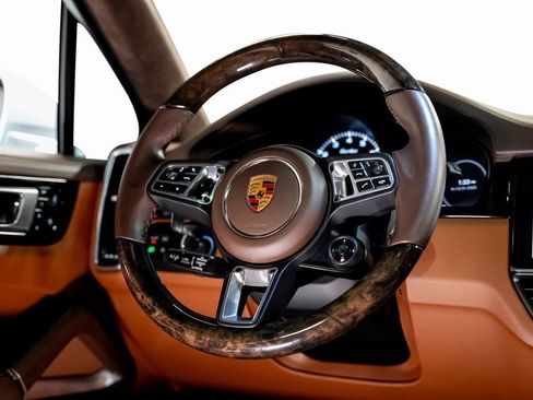 Used 2021 Porsche Cayenne Turbo image 39