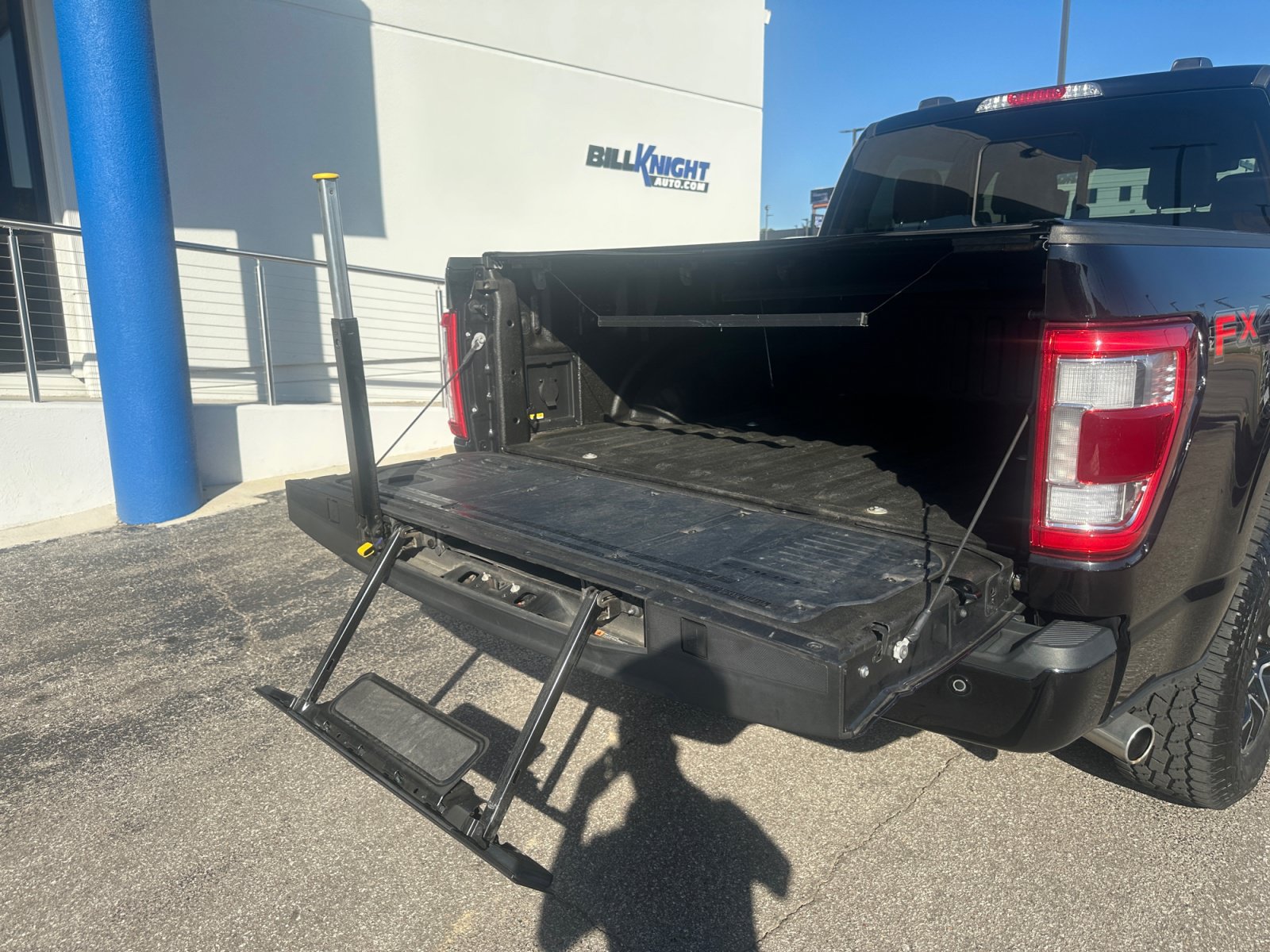 Used 2022 Ford F150 Lariat w/ Equipment Group 502A High AWD/4WD image 16