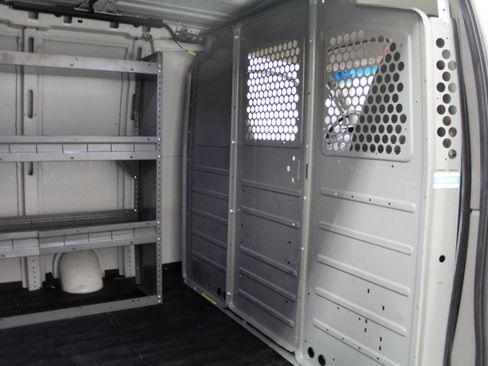 Used 2020 GMC Savana 2500 w/ Enhanced Convenience Package image 23