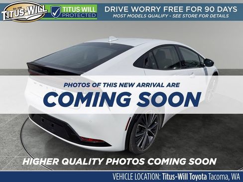 Used 2023 Toyota Prius XLE FWD image 5