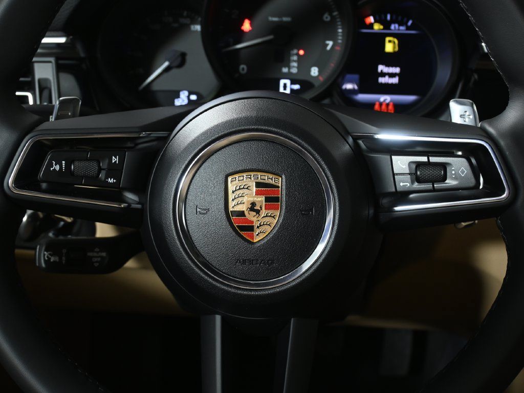 Used 2026 Porsche Macan AWD/4WD image 19