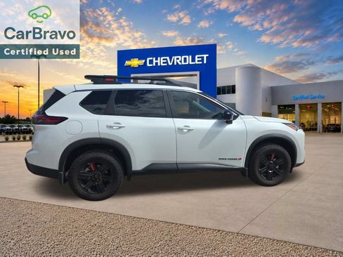 Used 2025 Nissan Rogue SV AWD/4WD image 11
