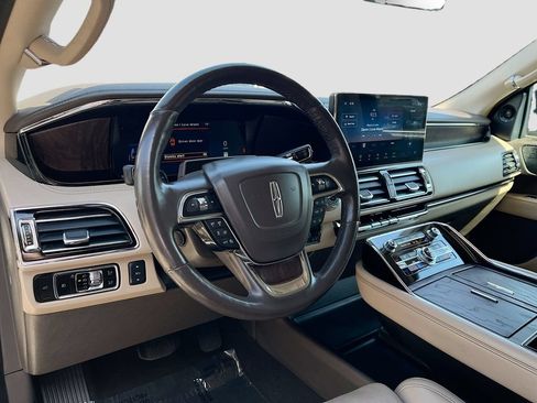 Used 2024 Lincoln Navigator L Reserve AWD/4WD image 9