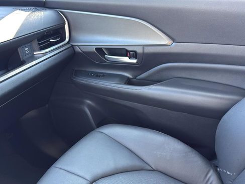 Used 2024 Toyota Grand Highlander XLE image 24