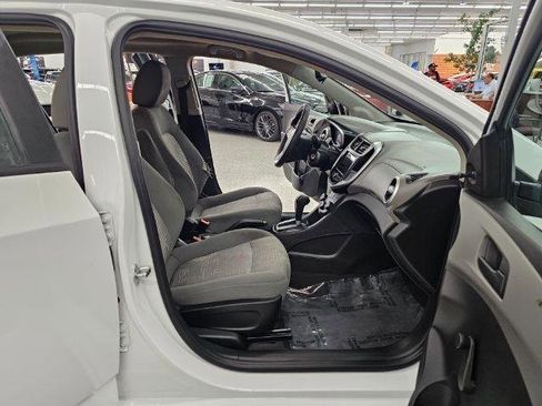 Used 2018 Chevrolet Sonic LT image 28