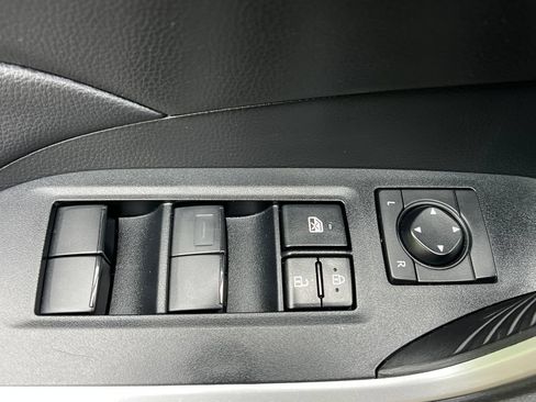 Used 2023 Toyota RAV4 LE AWD/4WD image 12