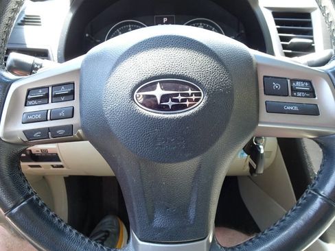 Used 2013 Subaru Outback 2.5i Premium AWD/4WD image 21