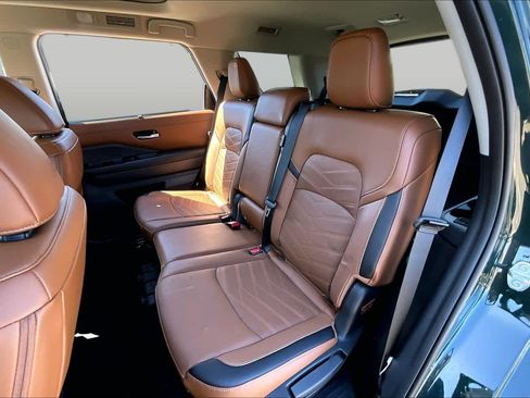 Certified 2025 Nissan Pathfinder Platinum w/ Cargo Package FWD image 20