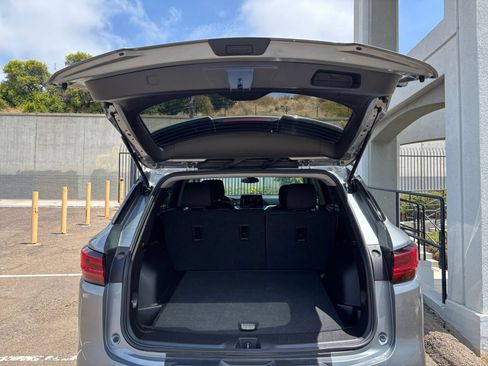 Used 2025 Chevrolet Blazer LT FWD image 31