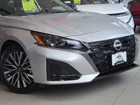 New 2026 Nissan Altima 2.5 SV FWD image 2