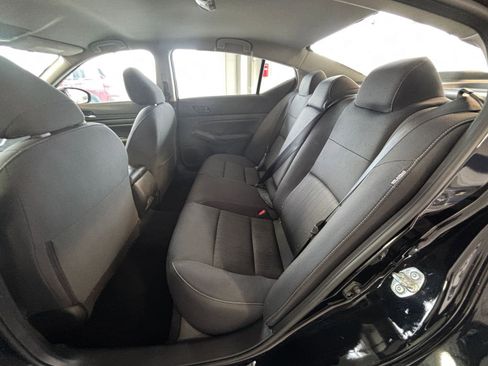 Used 2025 Nissan Altima 2.5 SV image 27