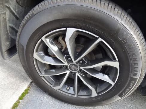 Certified 2023 Toyota Highlander LE image 12