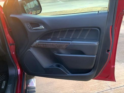 Used 2021 GMC Canyon Denali image 22