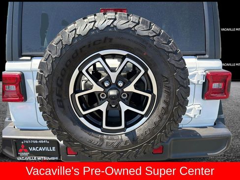 Used 2025 Jeep Wrangler Unlimited Rubicon AWD/4WD image 26