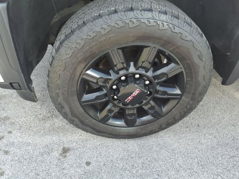 Used 2025 GMC Sierra 2500 AT4 AWD/4WD image 5