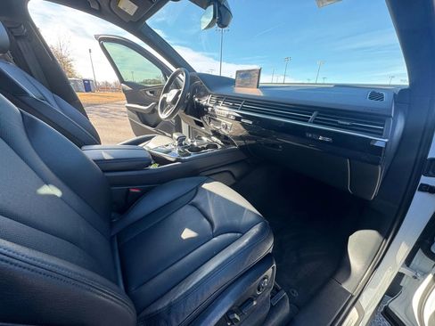 Used 2018 Audi Q7 3.0T Prestige w/ Prestige Package image 18