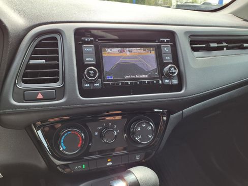 Certified 2022 Honda HR-V LX image 18