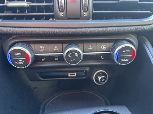 Used 2022 Alfa Romeo Giulia Veloce image 14