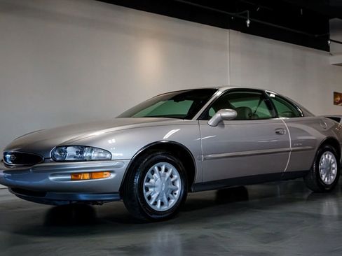 Used 1997 Buick Riviera Supercharged Coupe image 3