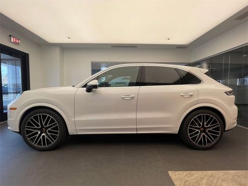 New 2026 Porsche Cayenne image 2
