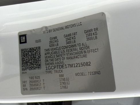 Used 2021 Chevrolet Colorado Z71 w/ Safety Package AWD/4WD image 23