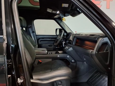 Used 2023 Land Rover Defender 110 V8 AWD/4WD image 11