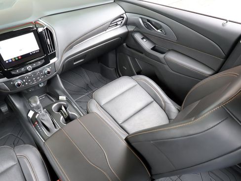 Used 2021 Chevrolet Traverse Premier w/ Redline Edition image 18