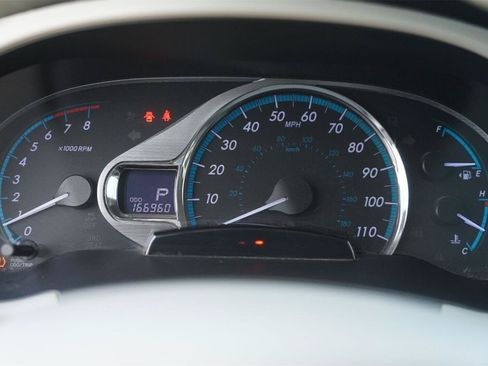 Used 2013 Toyota Sienna XLE FWD image 27